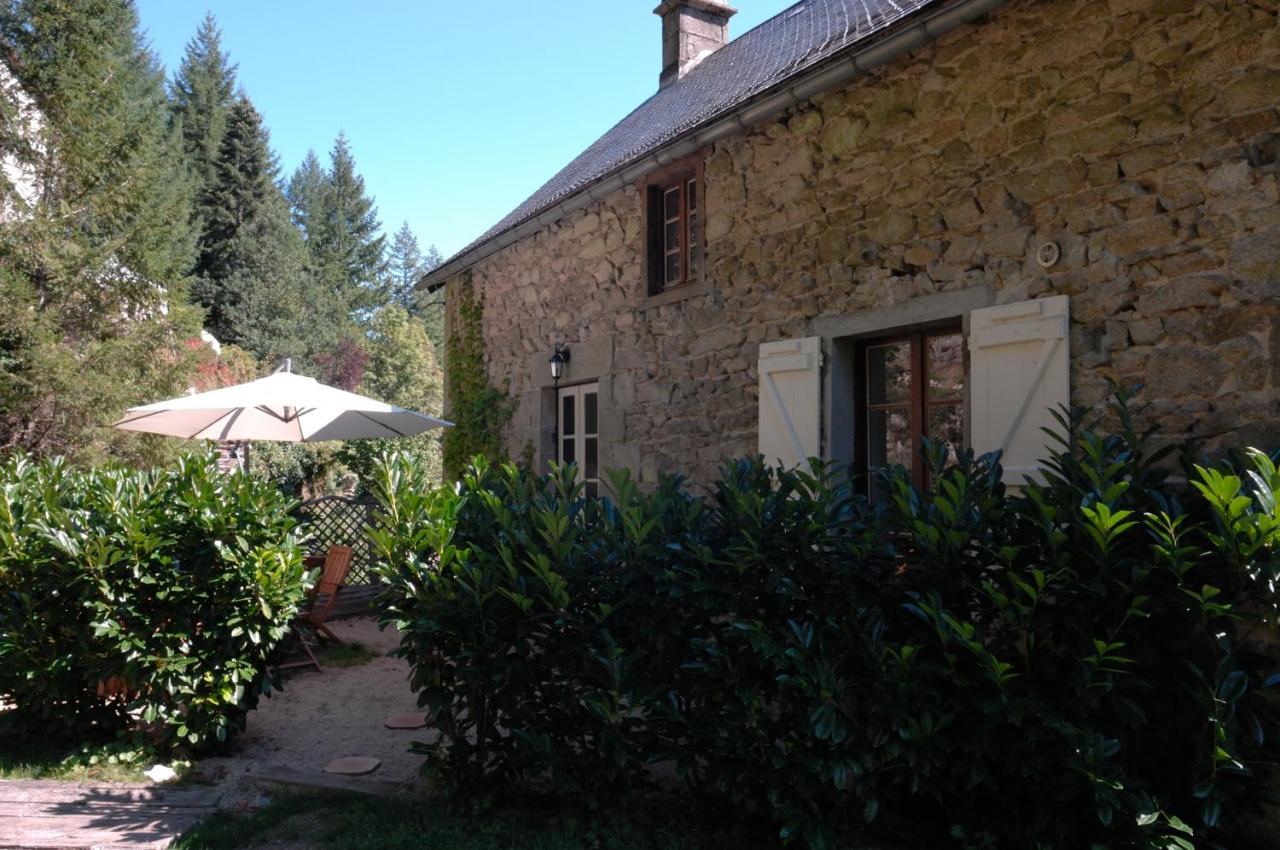 Le Moulin Des Farges Bed & Breakfast Meymac Exterior photo
