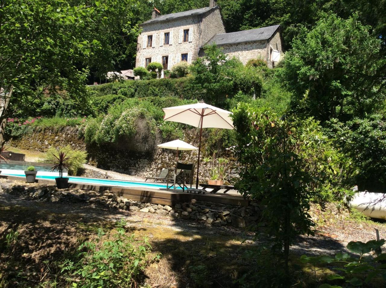 Le Moulin Des Farges Bed & Breakfast Meymac Exterior photo