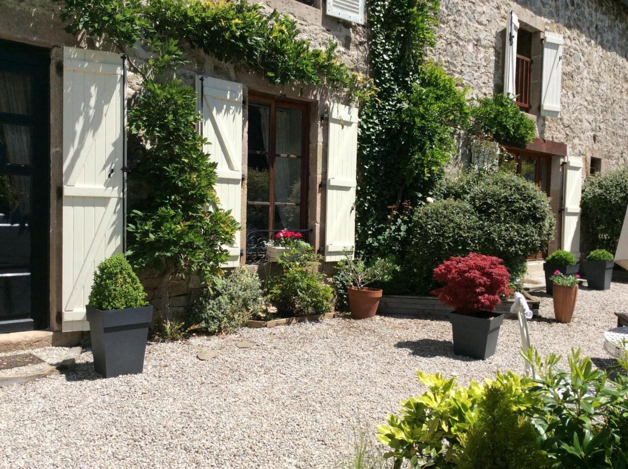 Le Moulin Des Farges Bed & Breakfast Meymac Exterior photo