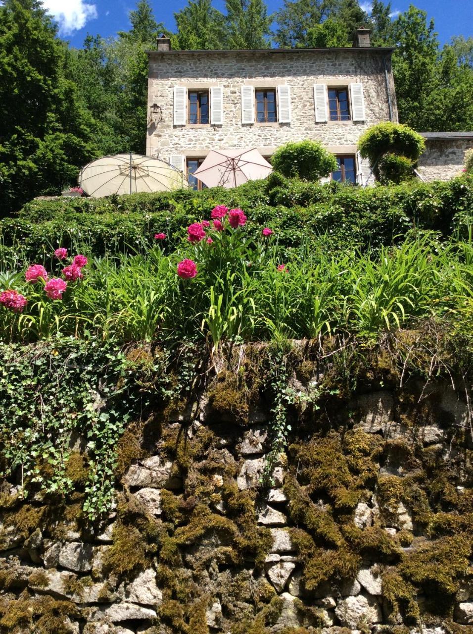 Le Moulin Des Farges Bed & Breakfast Meymac Exterior photo